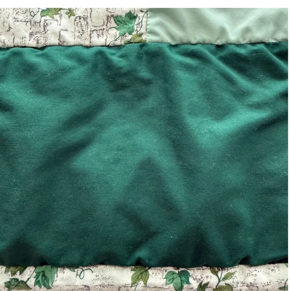 Vintage 80s Green Patchwork Quilt Throw‎ 55x66 Cottage Farmhouse